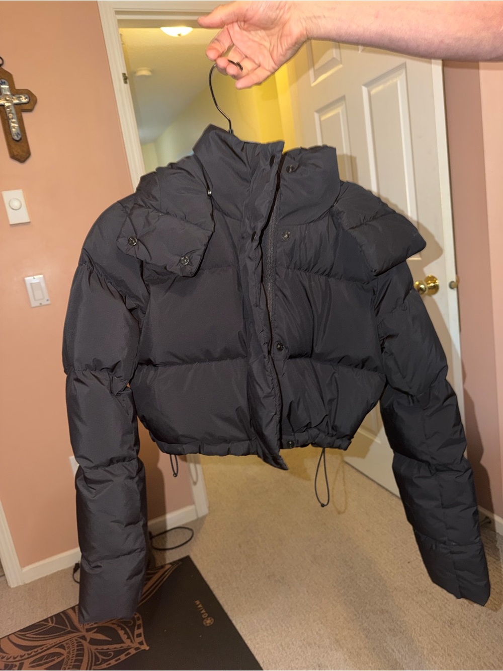 Lululemon Women’s Black Puffer Jacket - Cropped Insulated Coat